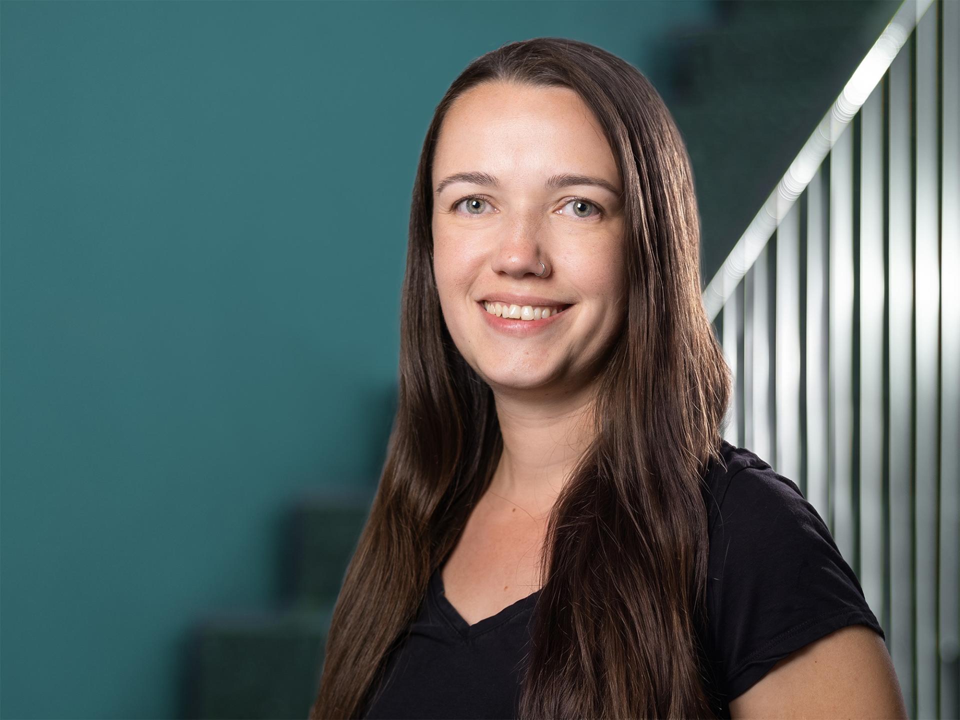 Lea Rickli in der Verkaufsadministration von Vigier Beton Nordwest